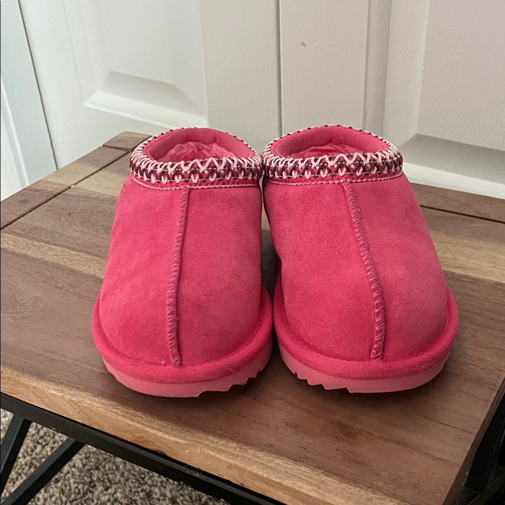 UGG Vibrant Pink Tasmans